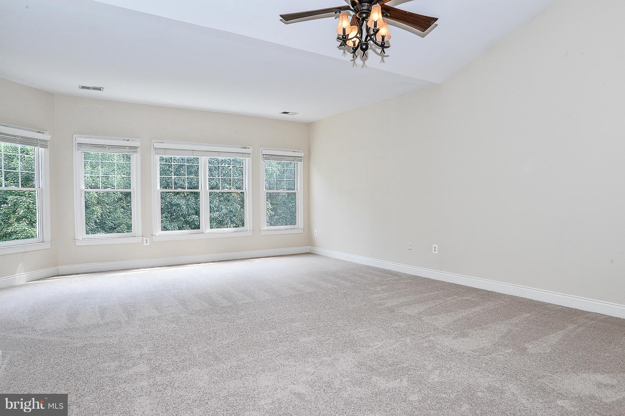 RIVER CREEK - Residential