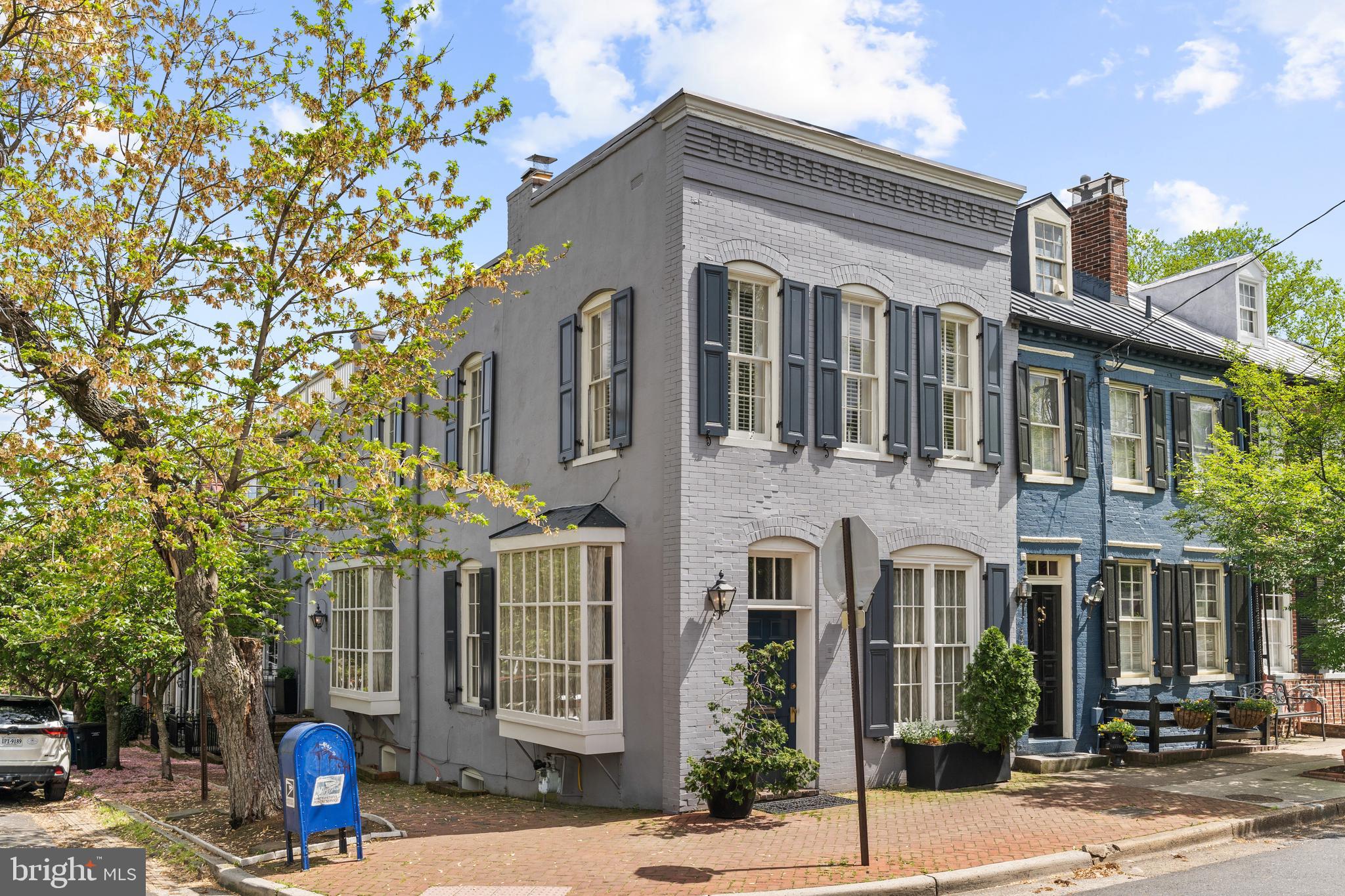 OLD TOWN ALEXANDRIA - Residential Lease