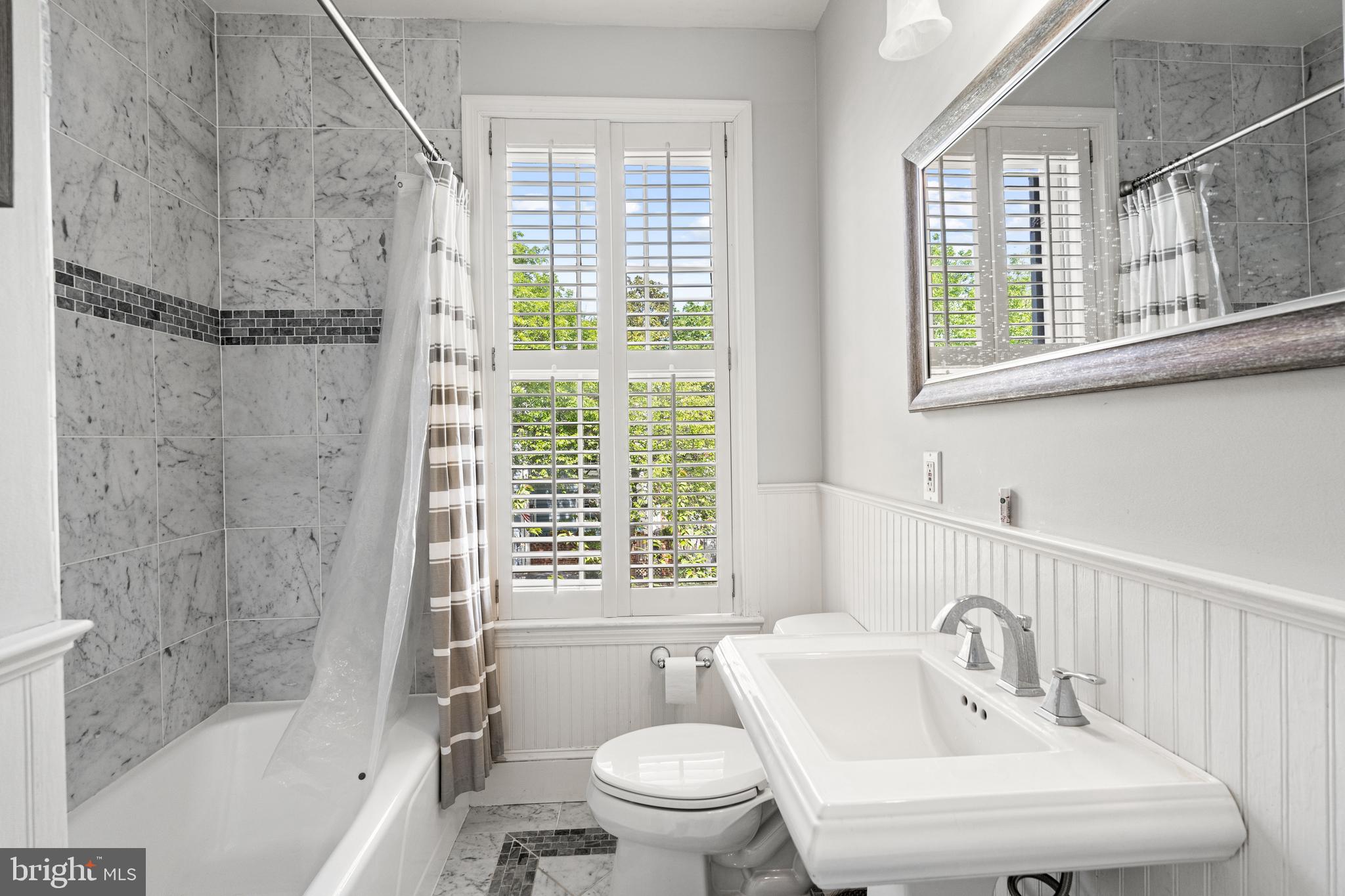 OLD TOWN ALEXANDRIA - Residential Lease