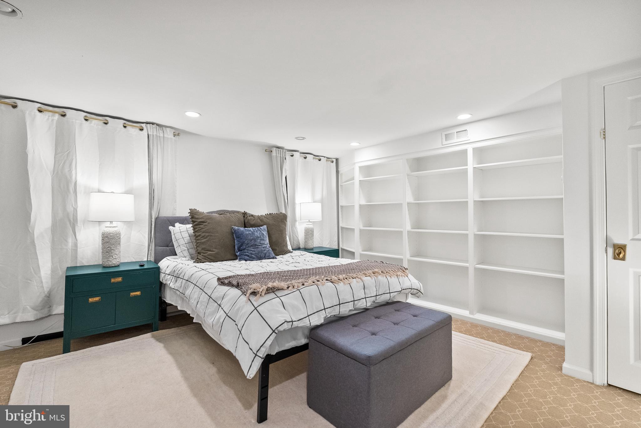 OLD TOWN ALEXANDRIA - Residential Lease