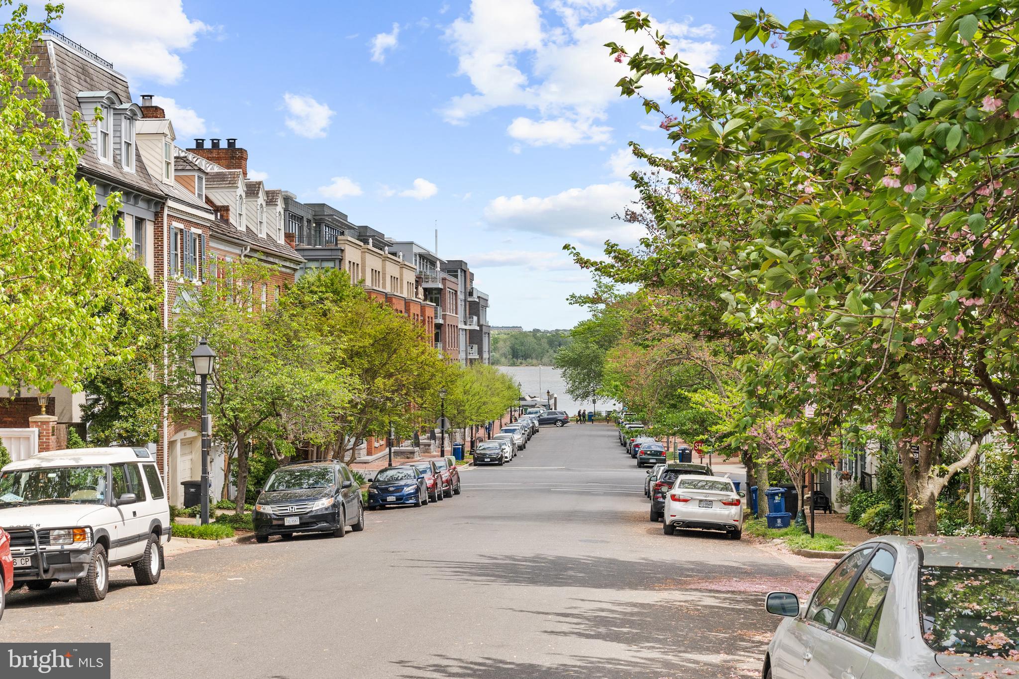 OLD TOWN ALEXANDRIA - Residential Lease