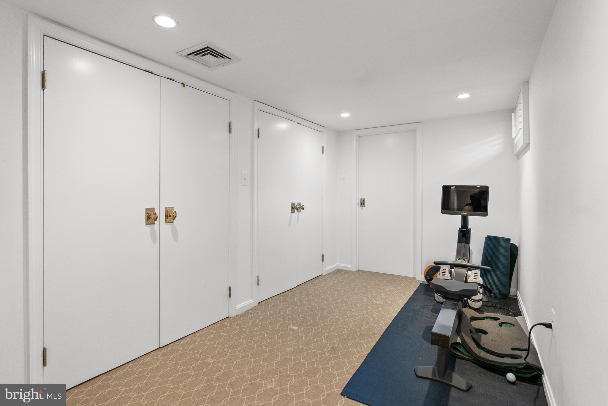 OLD TOWN ALEXANDRIA - Residential Lease