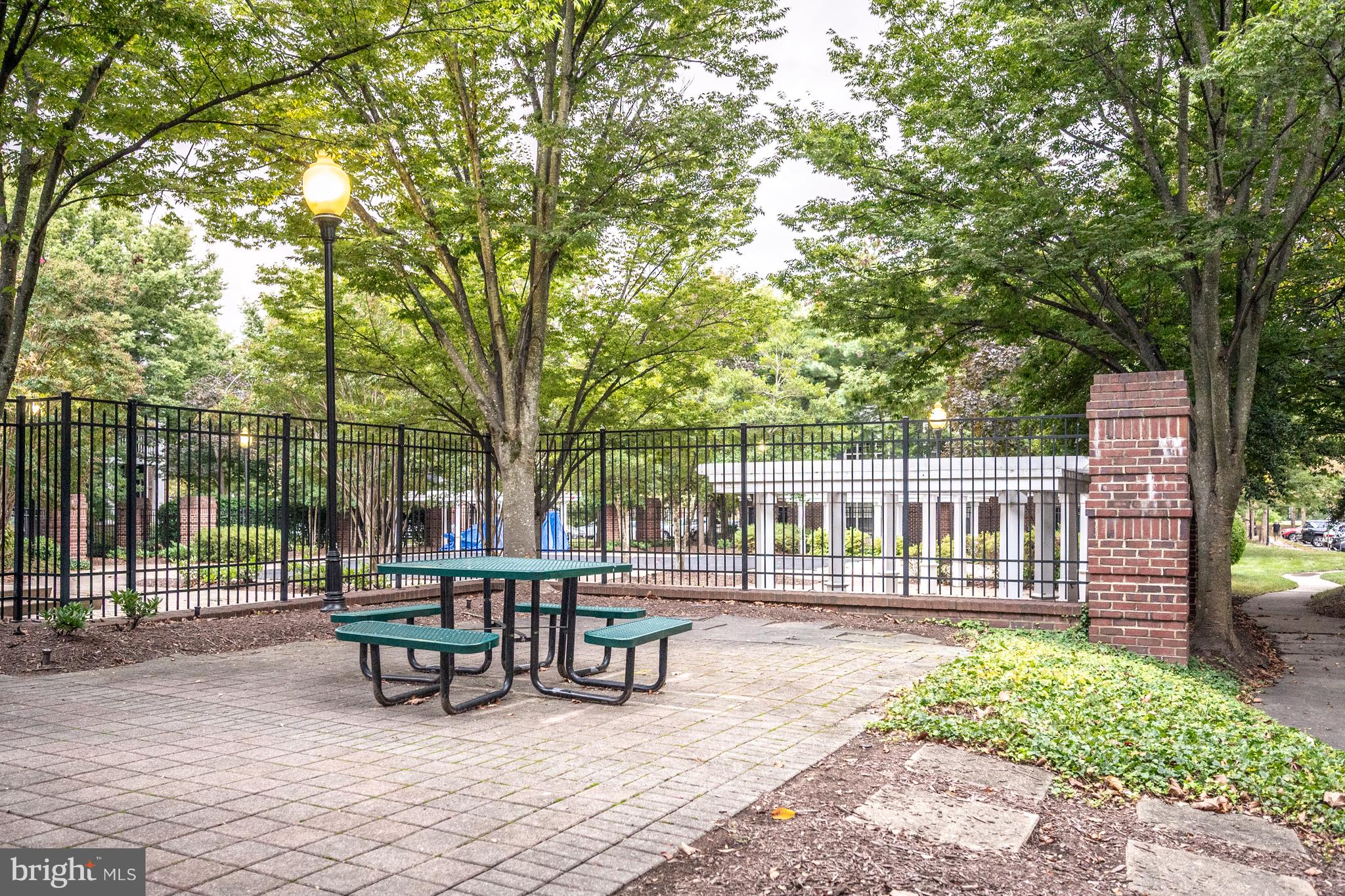 SOUTH GLEN - Residential