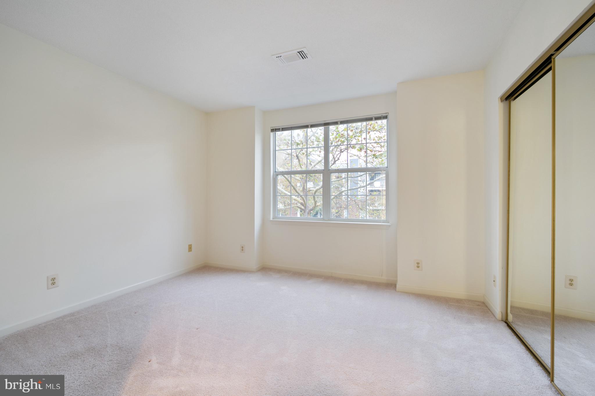 SOUTH GLEN - Residential