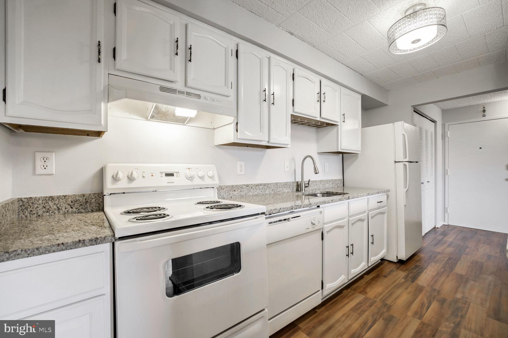 AMBERTOWNE - Residential Lease