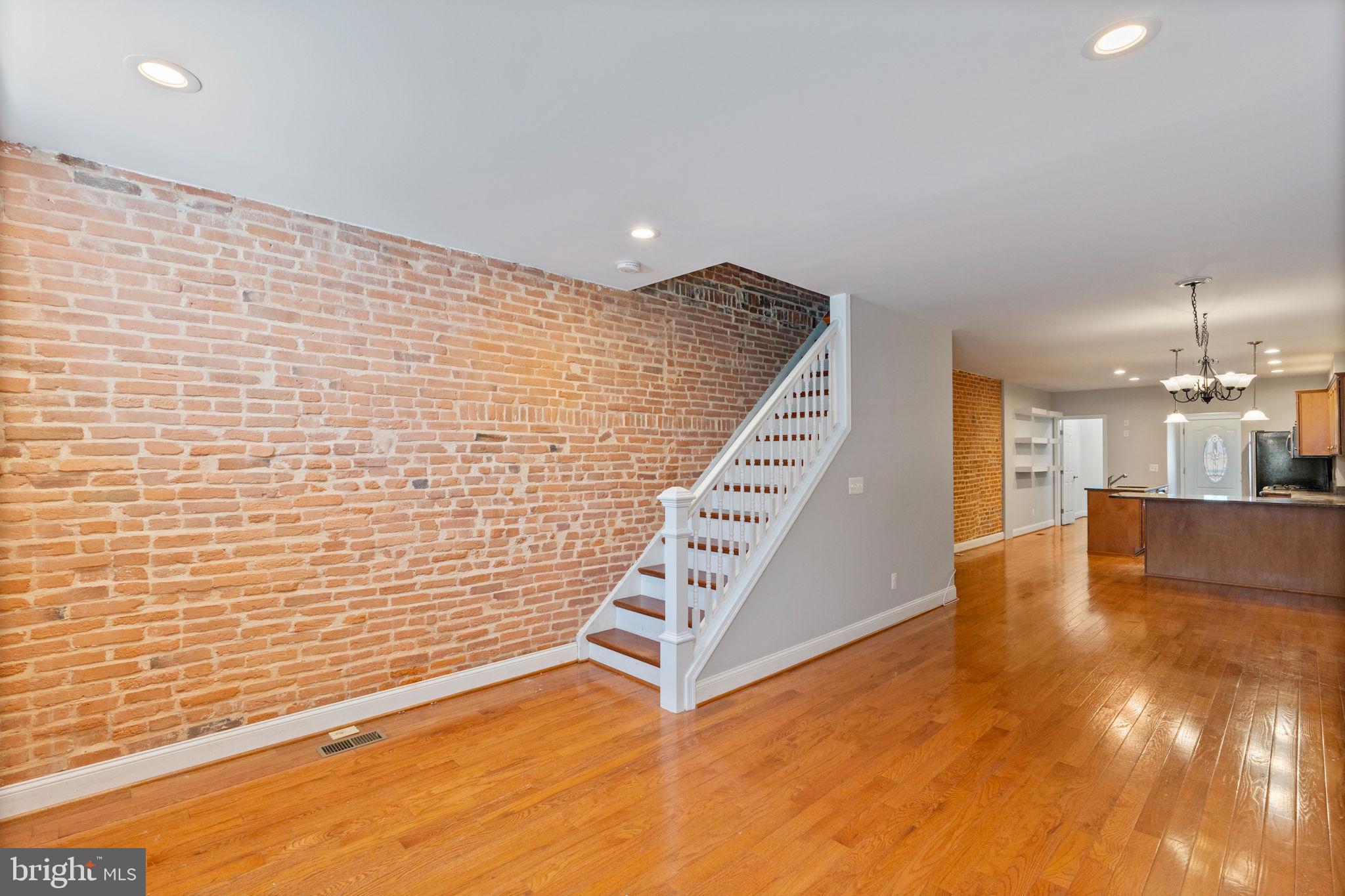 RIVERSIDE PARK - Residential