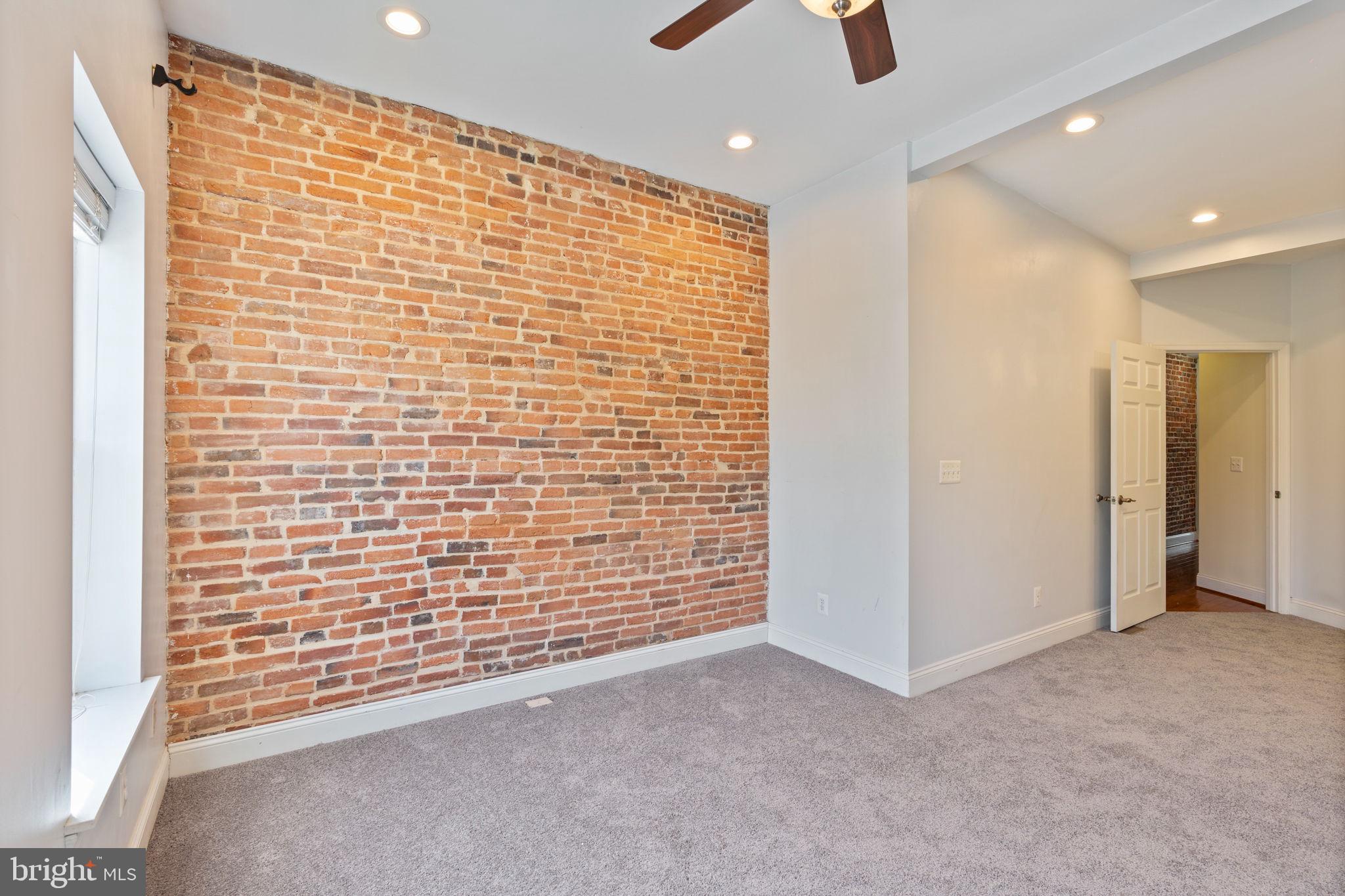 RIVERSIDE PARK - Residential