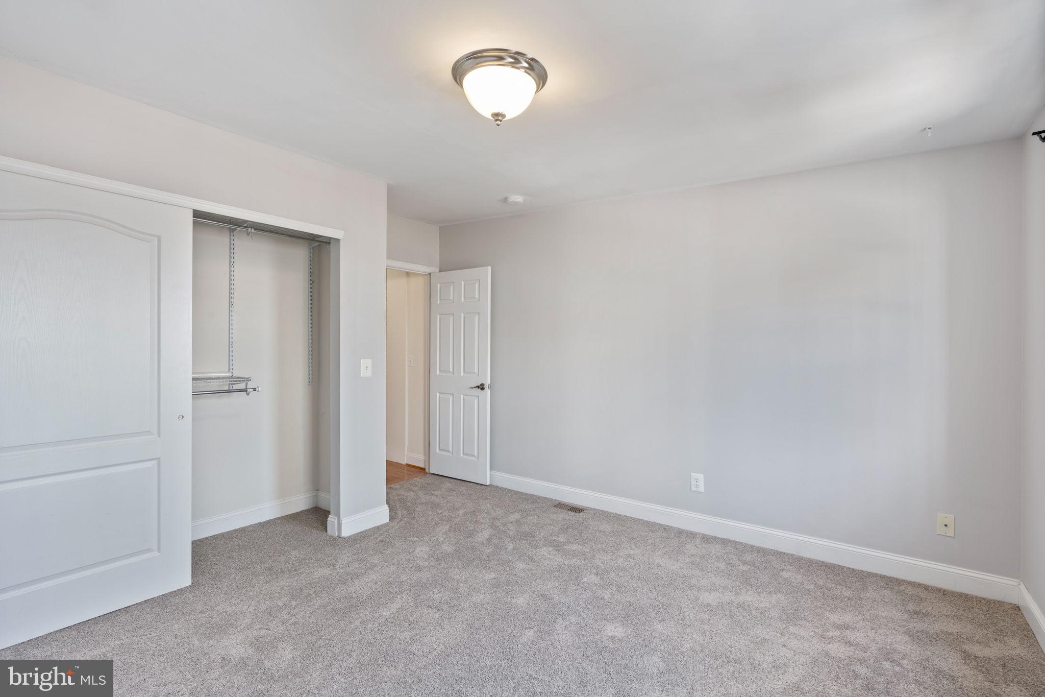 RIVERSIDE PARK - Residential