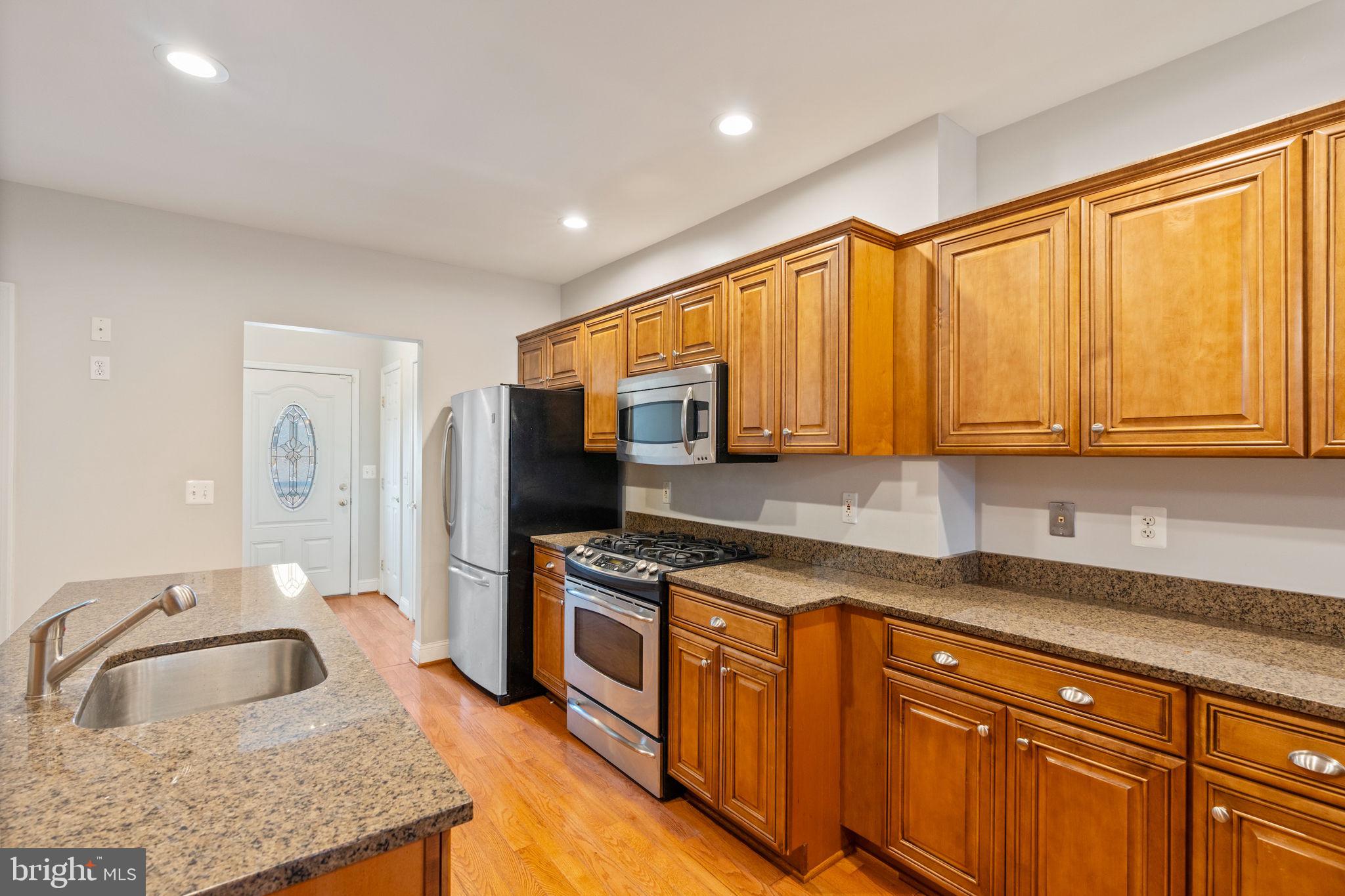 RIVERSIDE PARK - Residential