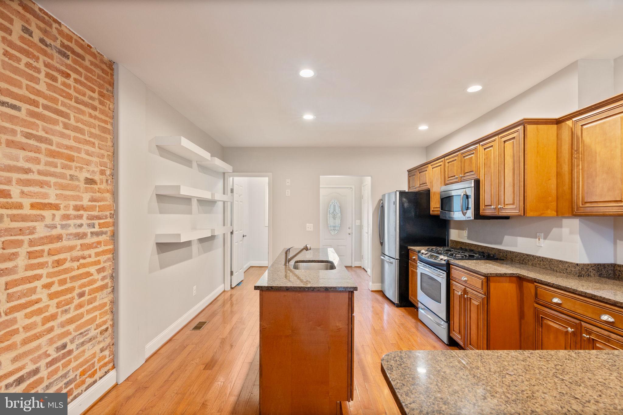 RIVERSIDE PARK - Residential