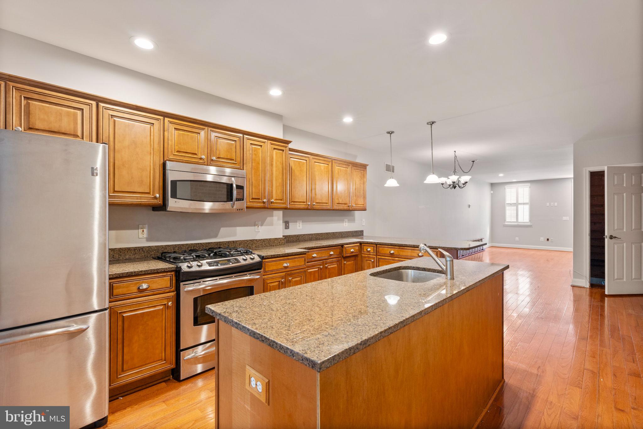 RIVERSIDE PARK - Residential