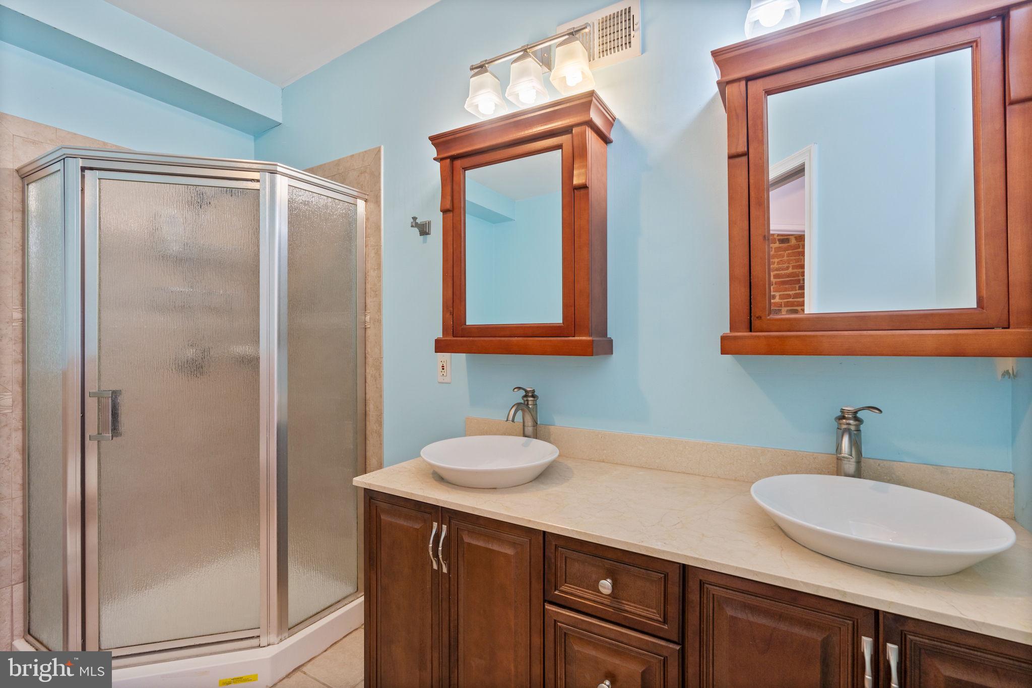 RIVERSIDE PARK - Residential