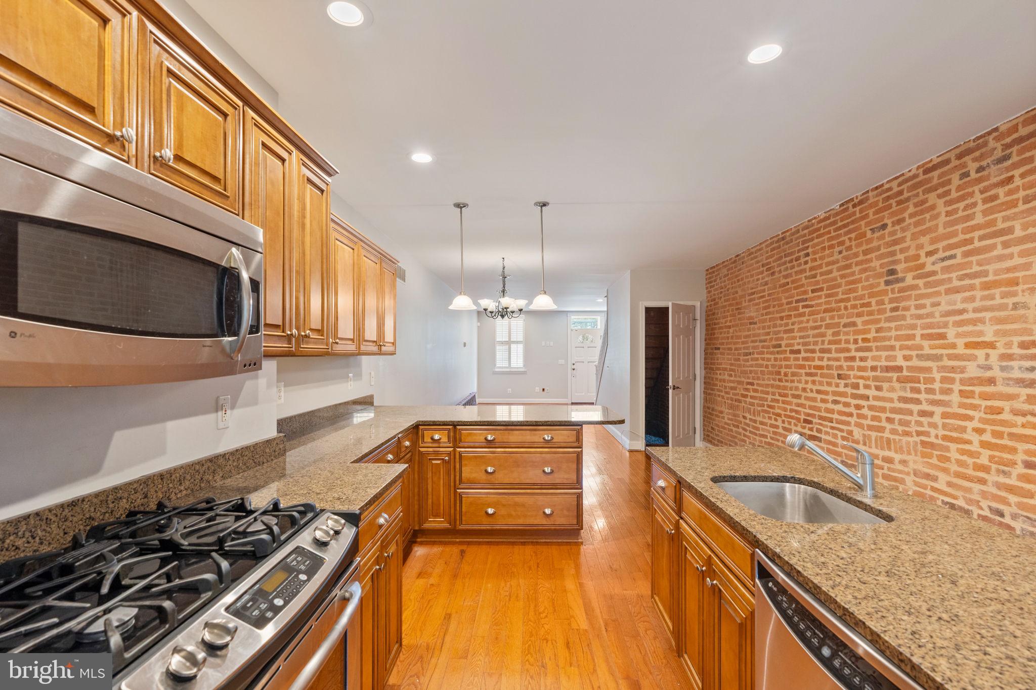 RIVERSIDE PARK - Residential