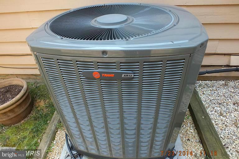 KINGSTOWNE - Residential Lease