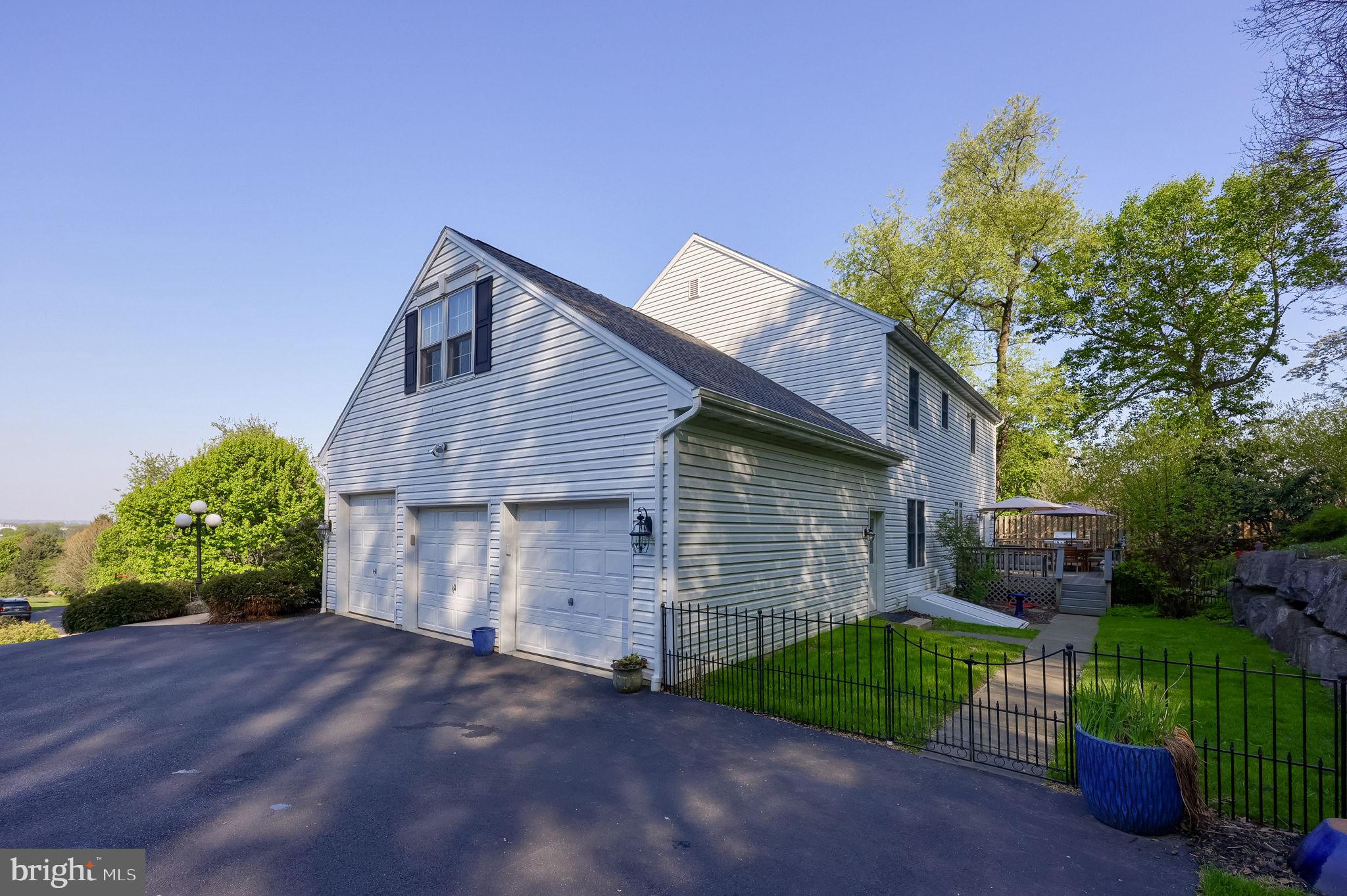 THE MEADOWS - Residential