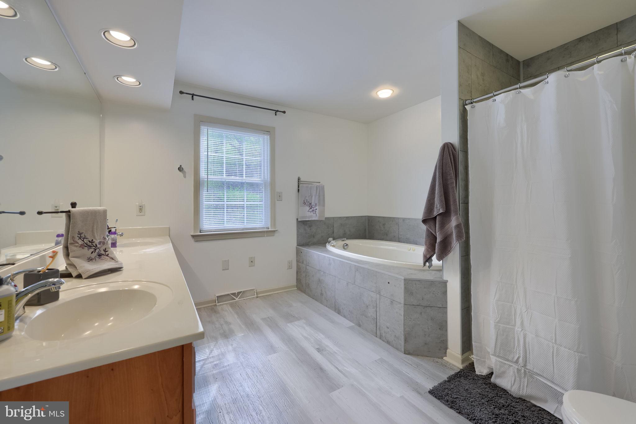 THE MEADOWS - Residential