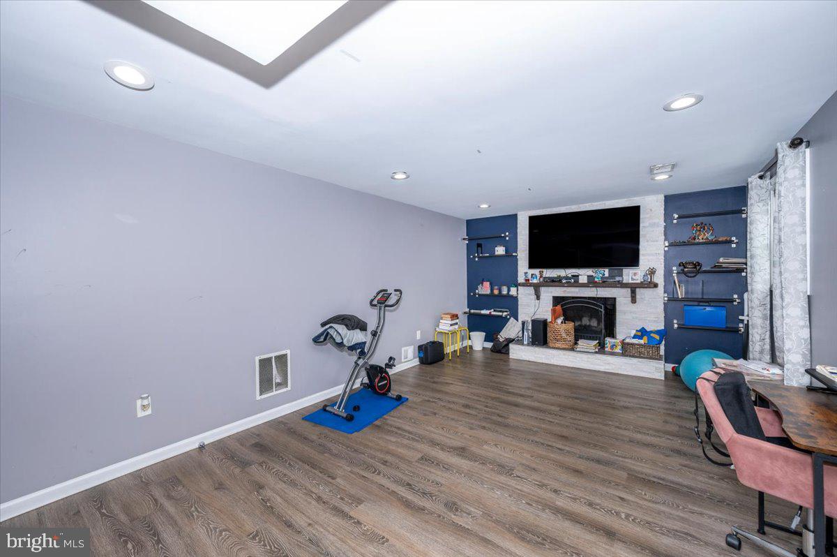 SUNNYSIDE - Residential