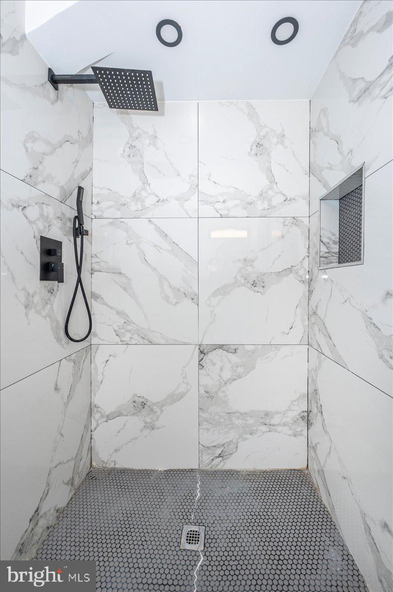 SUNNYSIDE - Residential