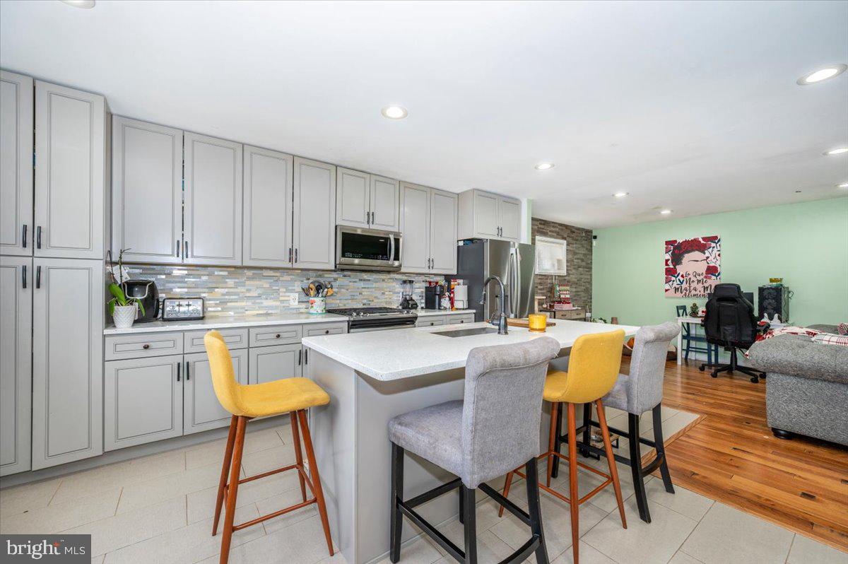 SUNNYSIDE - Residential