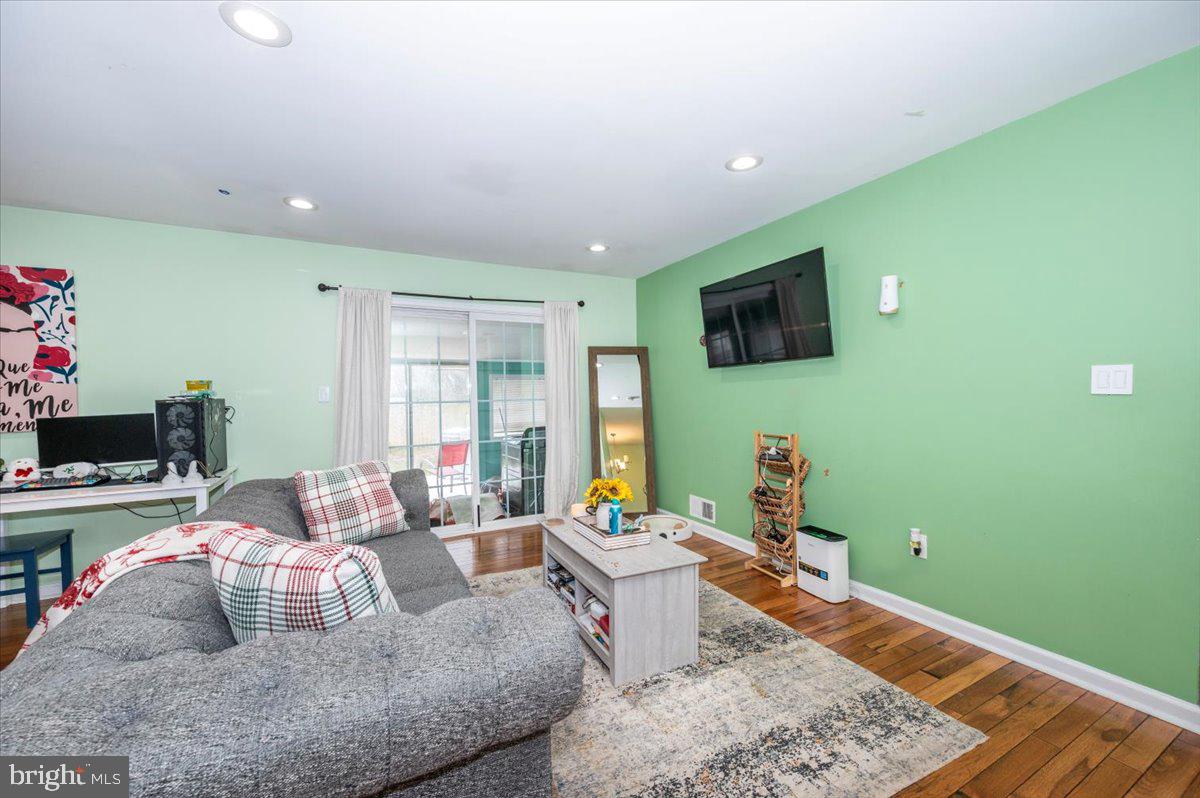 SUNNYSIDE - Residential