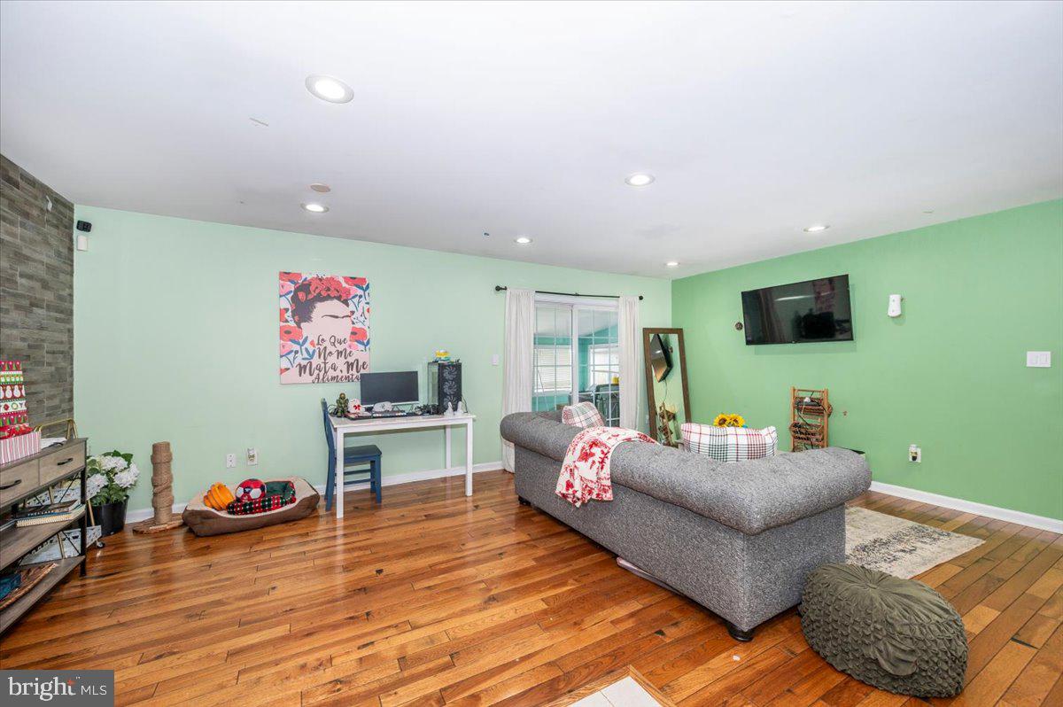 SUNNYSIDE - Residential