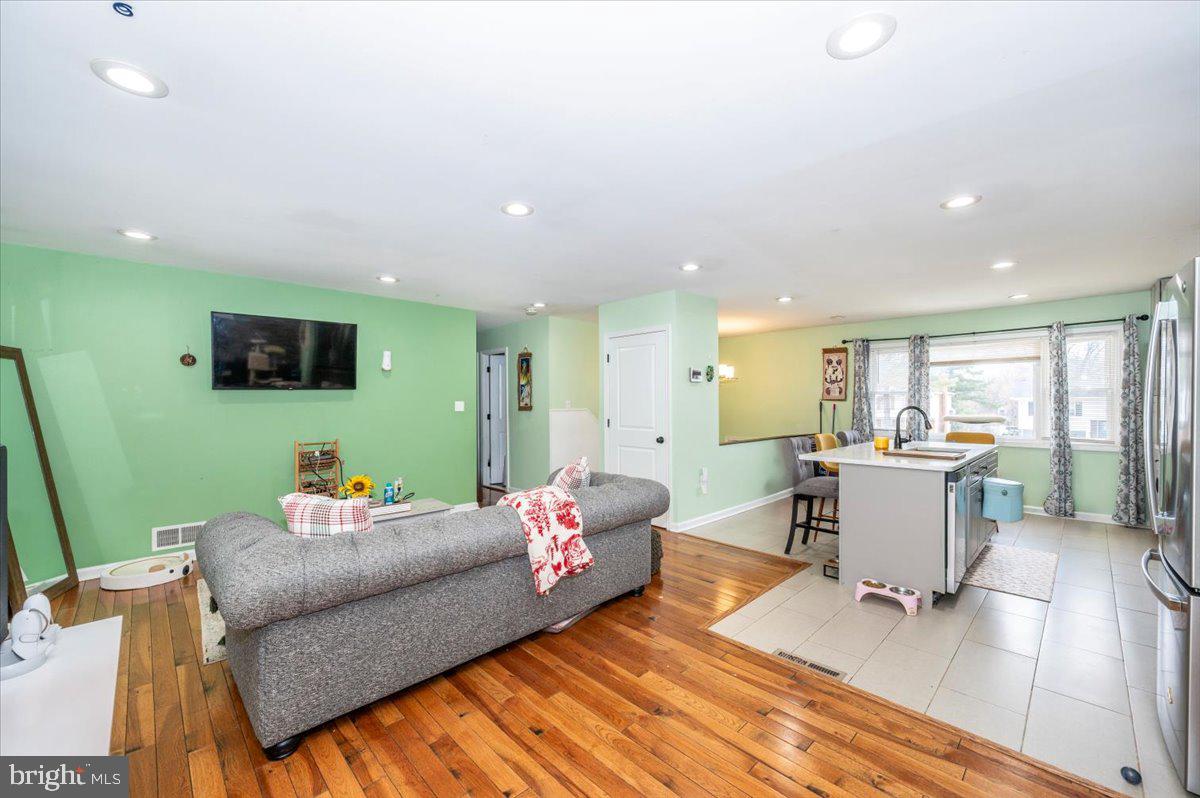 SUNNYSIDE - Residential