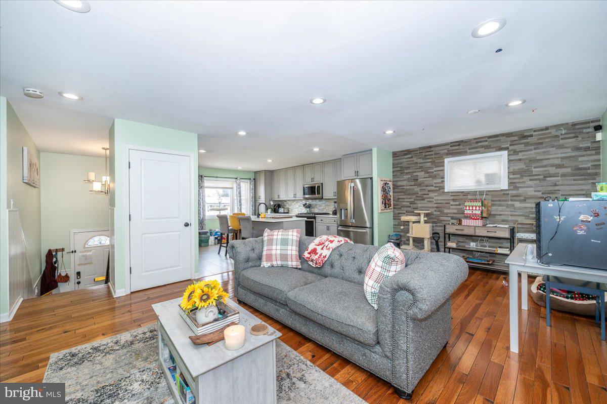 SUNNYSIDE - Residential