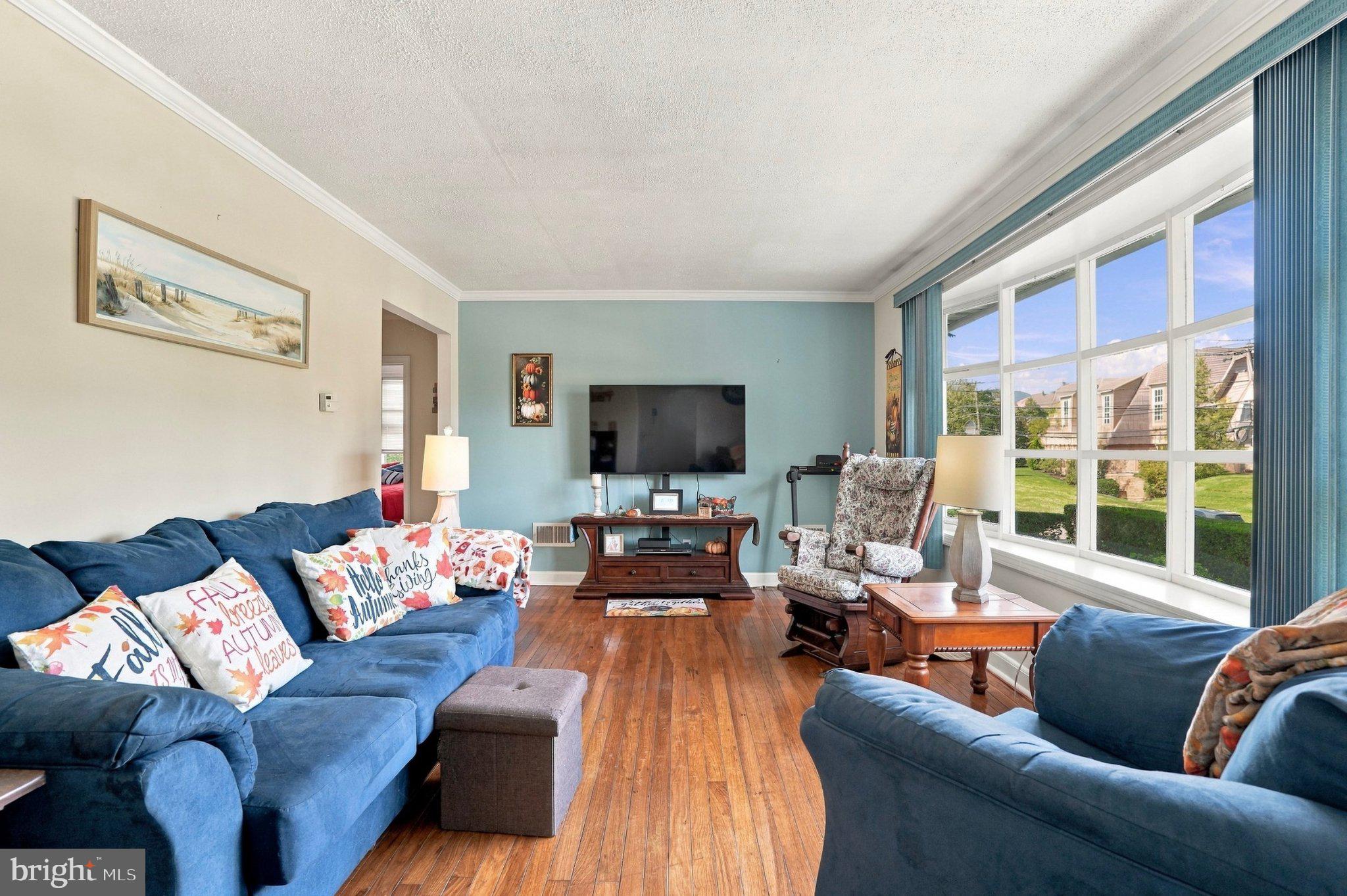 513 KINGS HIGHWAY S
