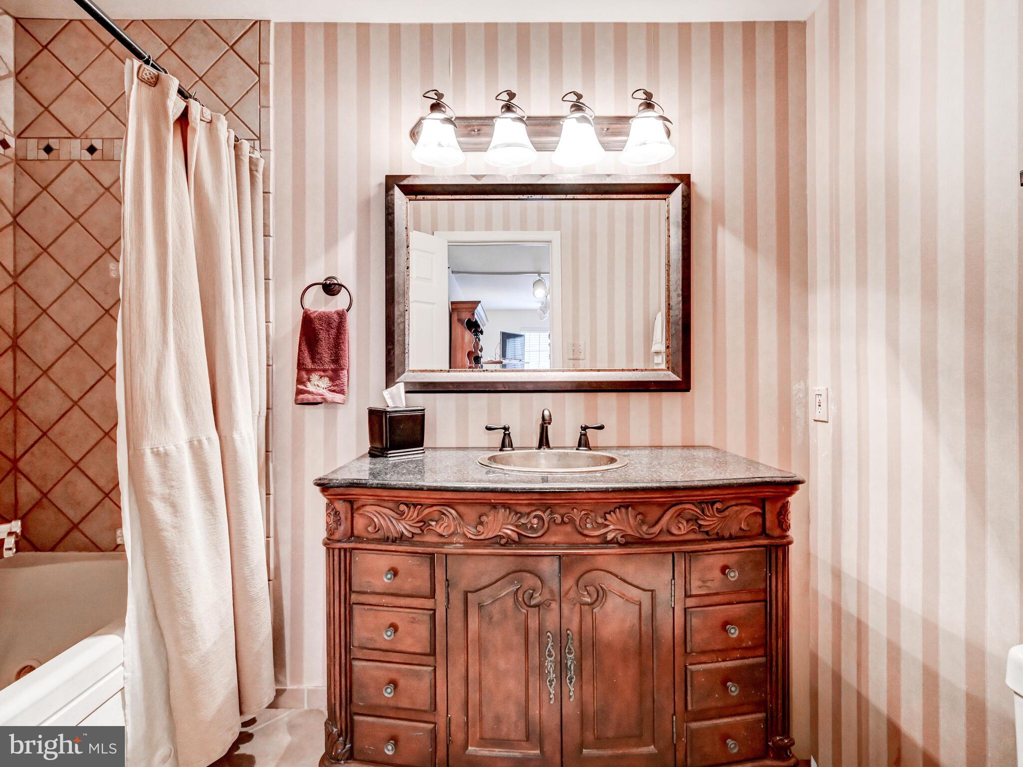 LOVETON FARMS - Residential