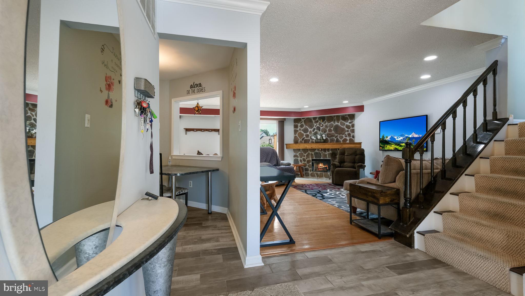 1712 FREDENDALL CIRCLE