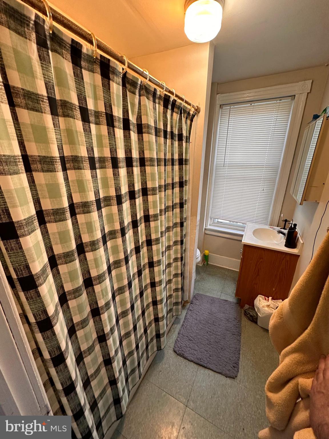 EAST FALLS - Residential Lease