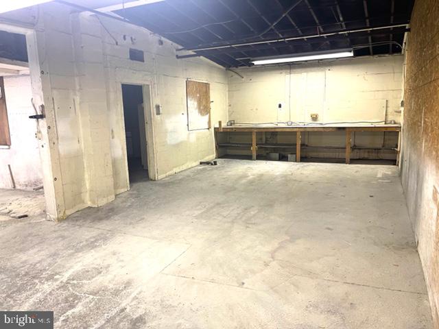 HIGHLANDTOWN - Commercial Lease