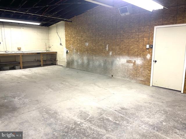 HIGHLANDTOWN - Commercial Lease