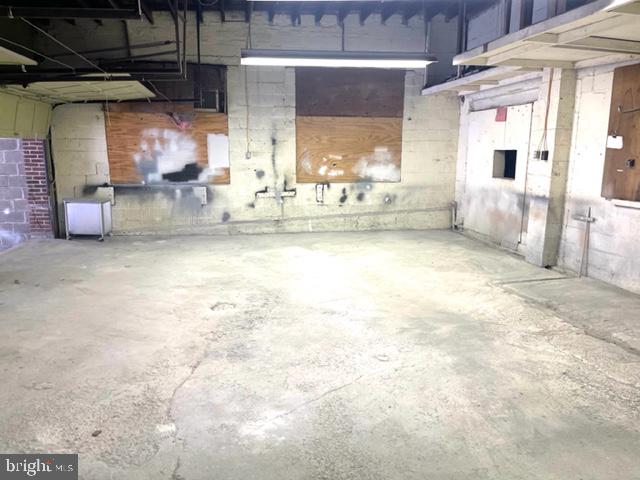 HIGHLANDTOWN - Commercial Lease