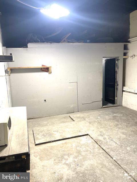 HIGHLANDTOWN - Commercial Lease