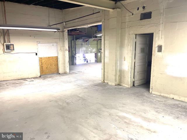 HIGHLANDTOWN - Commercial Lease