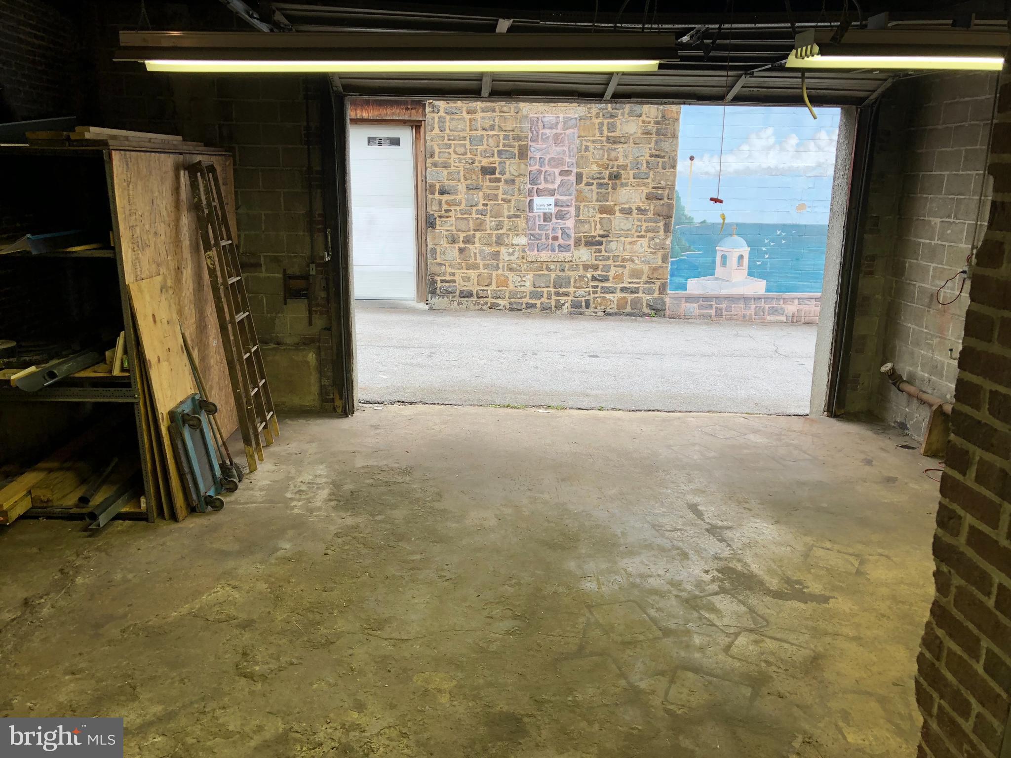 HIGHLANDTOWN - Commercial Lease