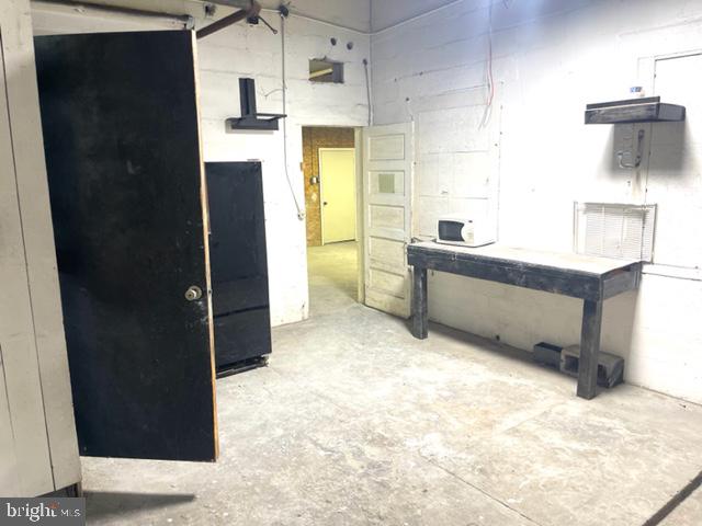 HIGHLANDTOWN - Commercial Lease