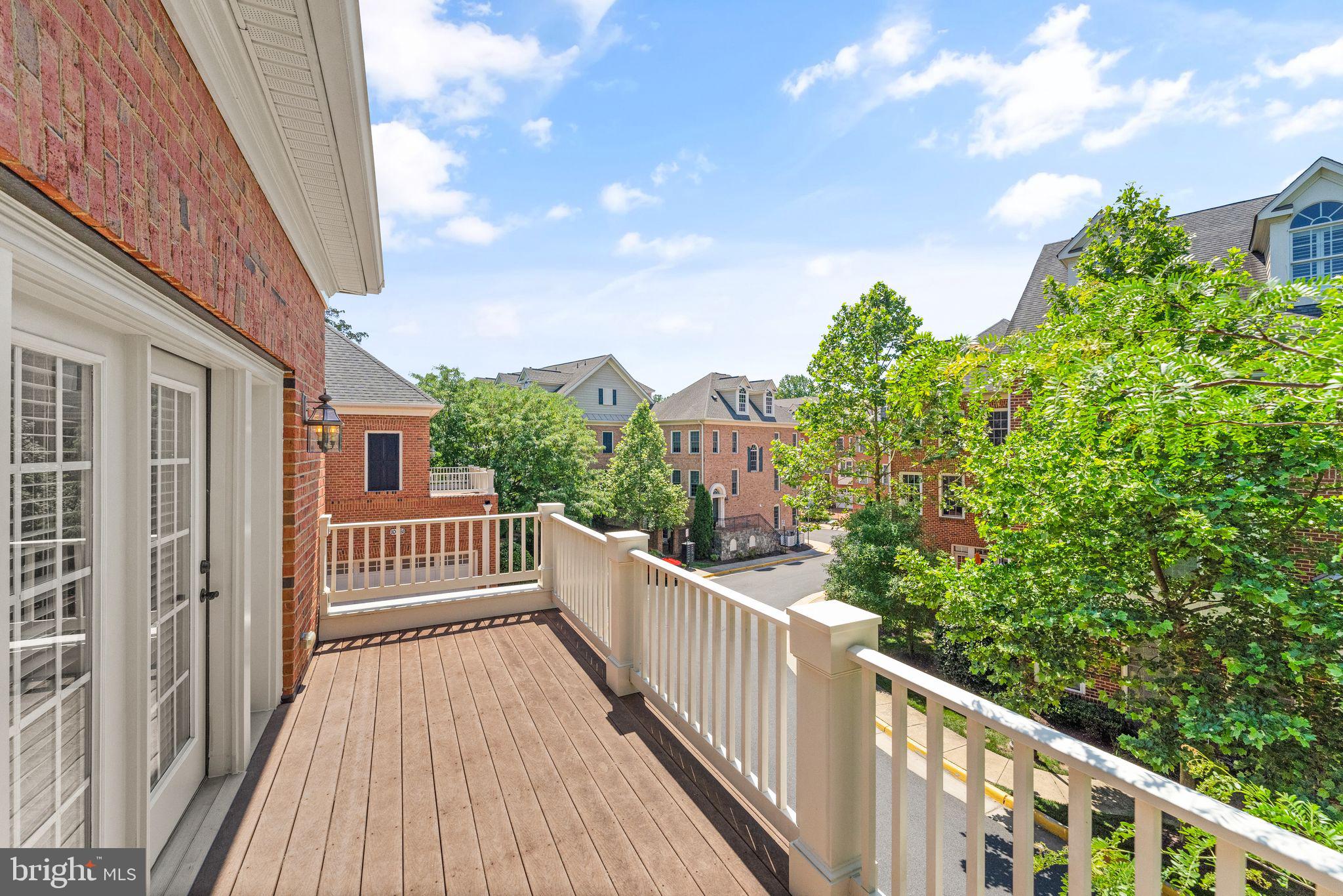 JAGUAR/YORKTOWN - Residential