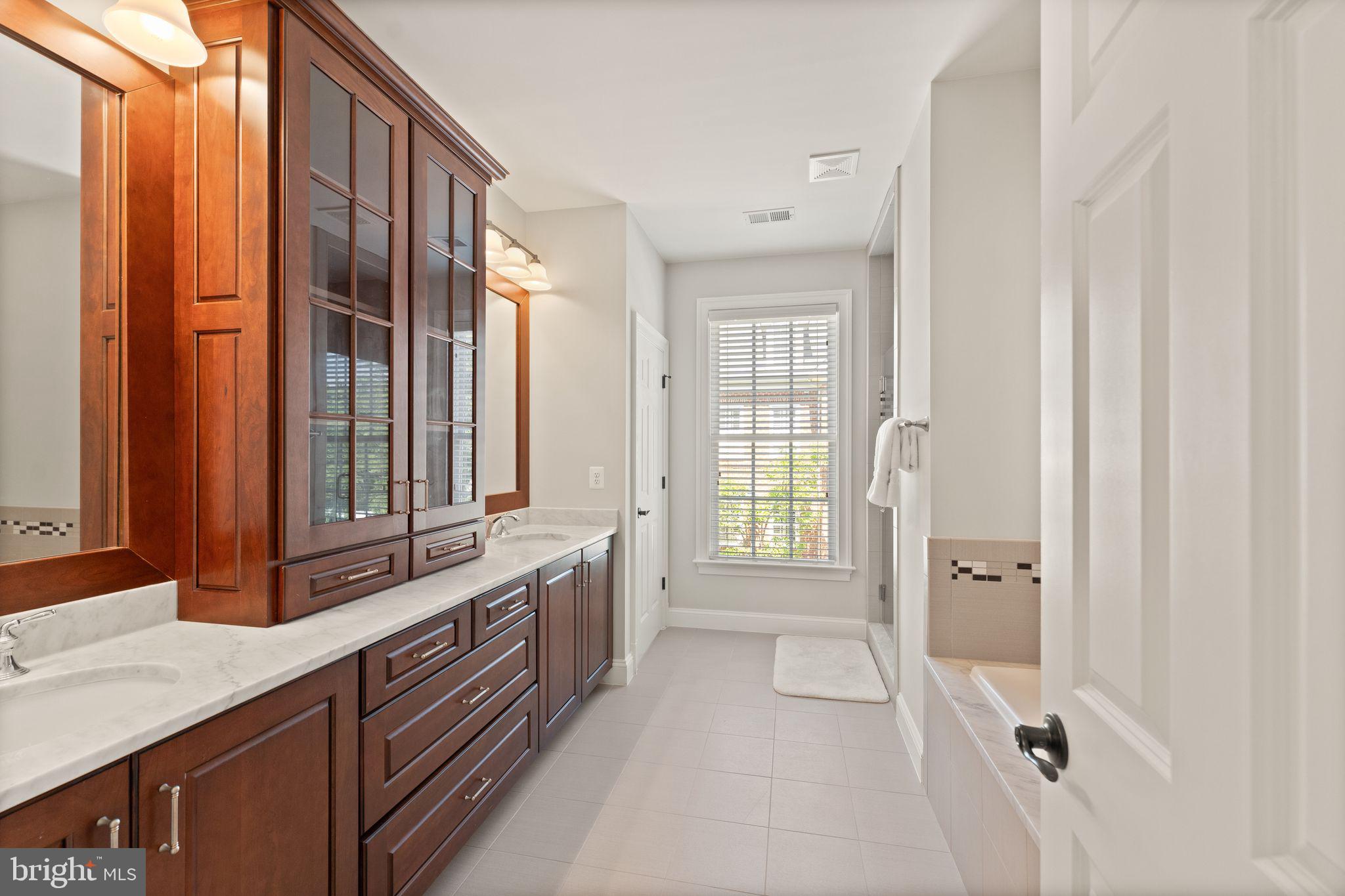 JAGUAR/YORKTOWN - Residential