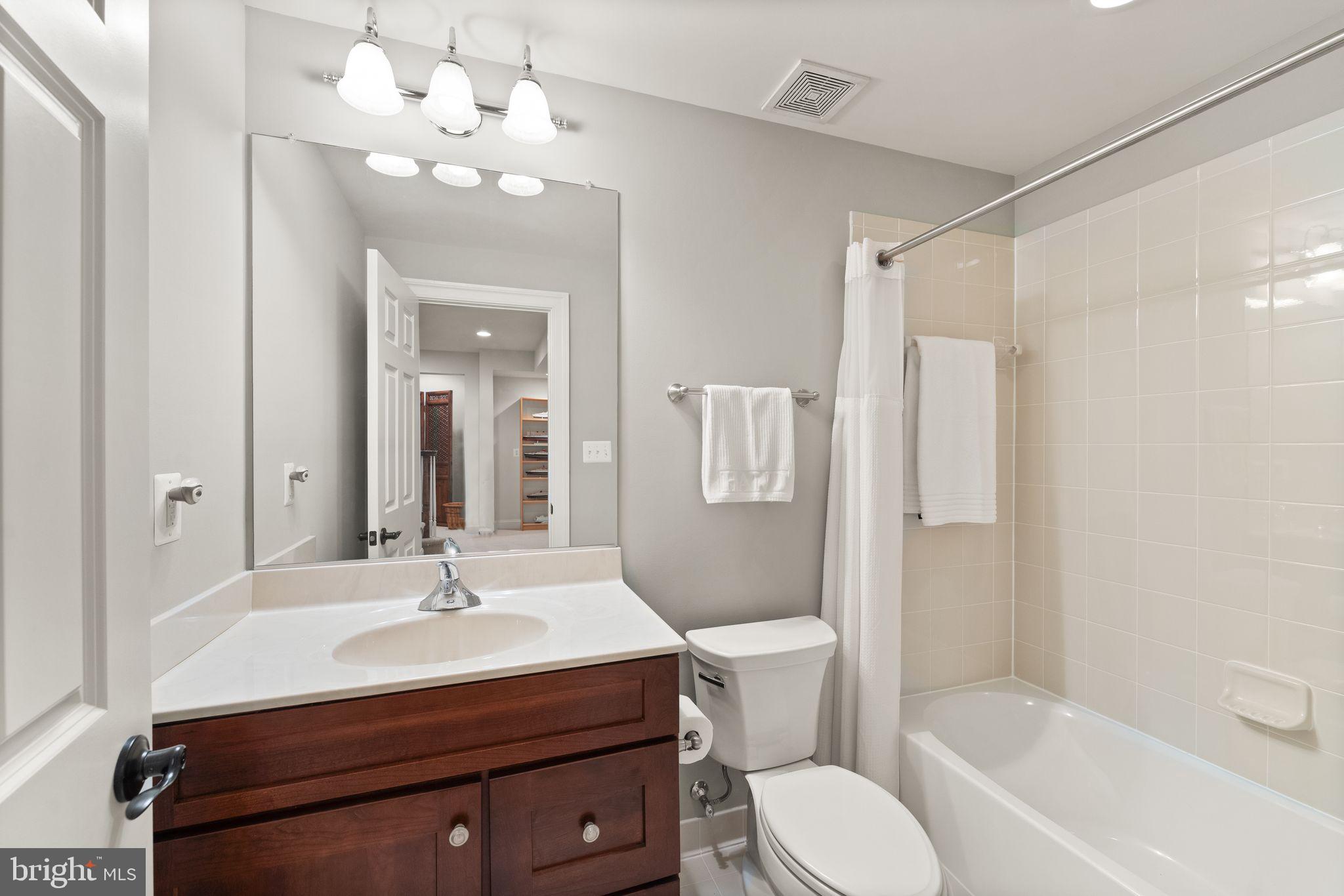 JAGUAR/YORKTOWN - Residential