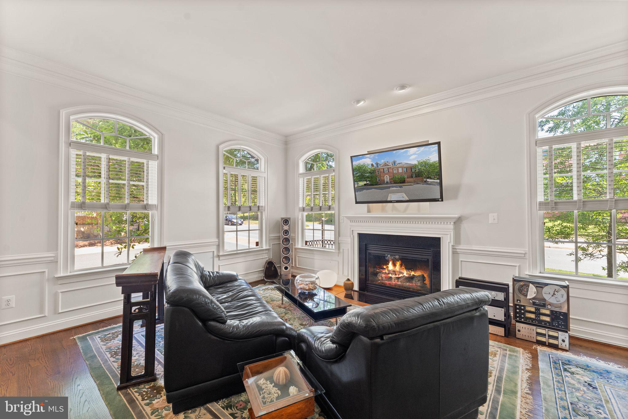 JAGUAR/YORKTOWN - Residential