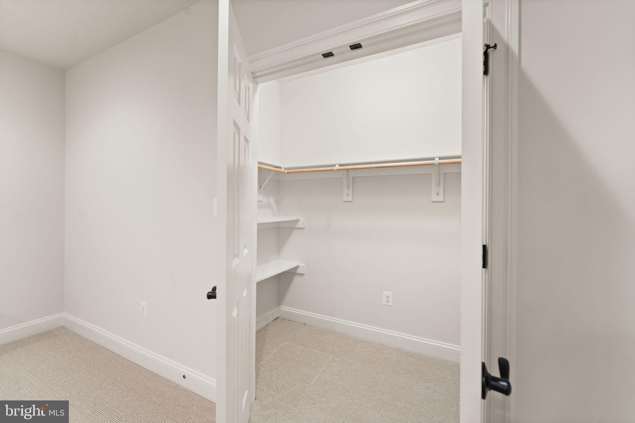 JAGUAR/YORKTOWN - Residential