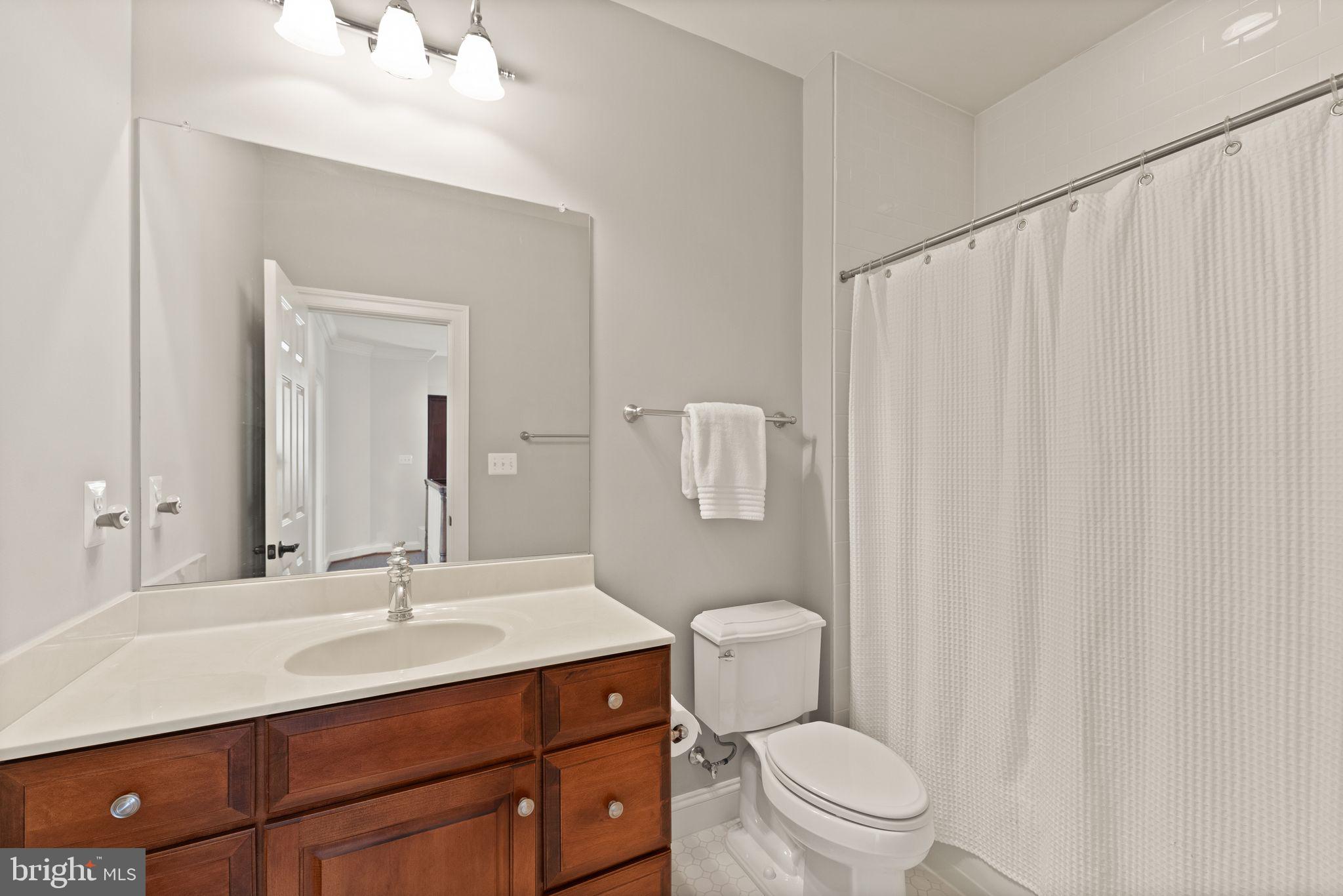 JAGUAR/YORKTOWN - Residential