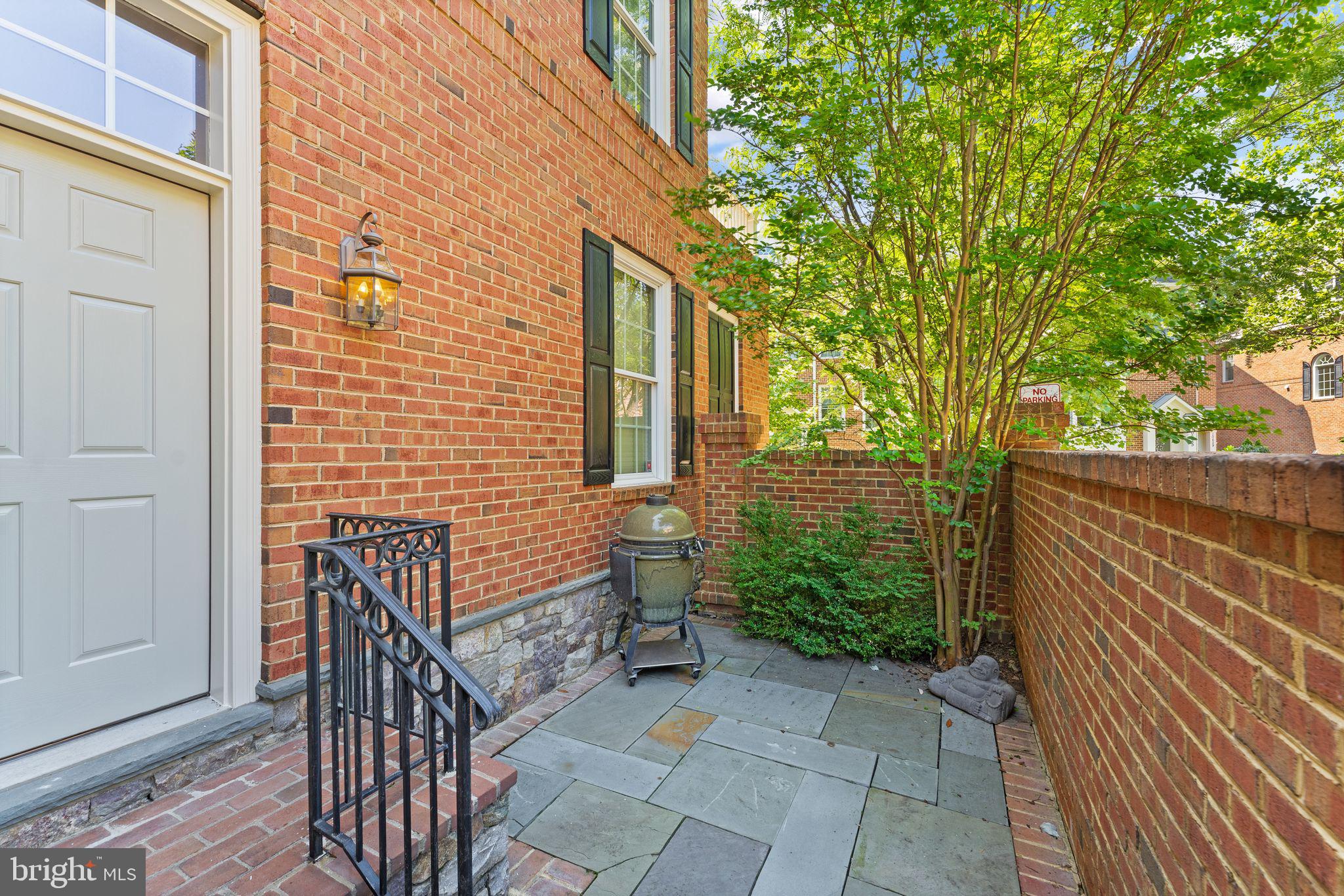 JAGUAR/YORKTOWN - Residential