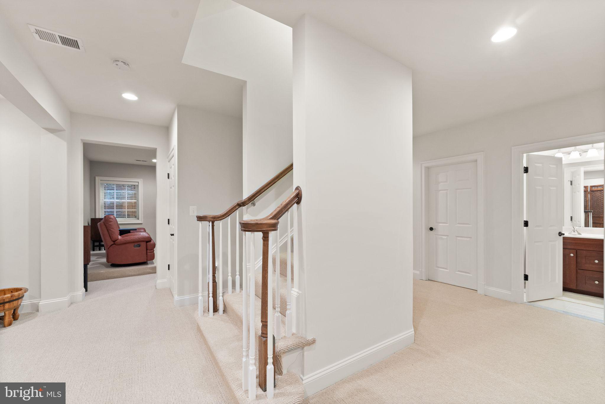 JAGUAR/YORKTOWN - Residential