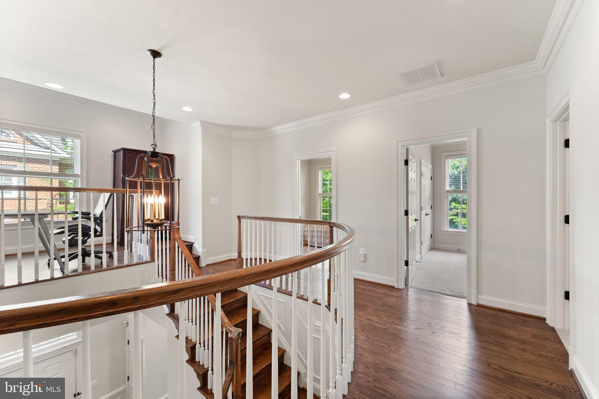 JAGUAR/YORKTOWN - Residential