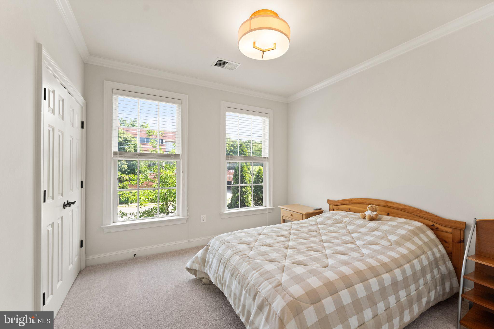 JAGUAR/YORKTOWN - Residential