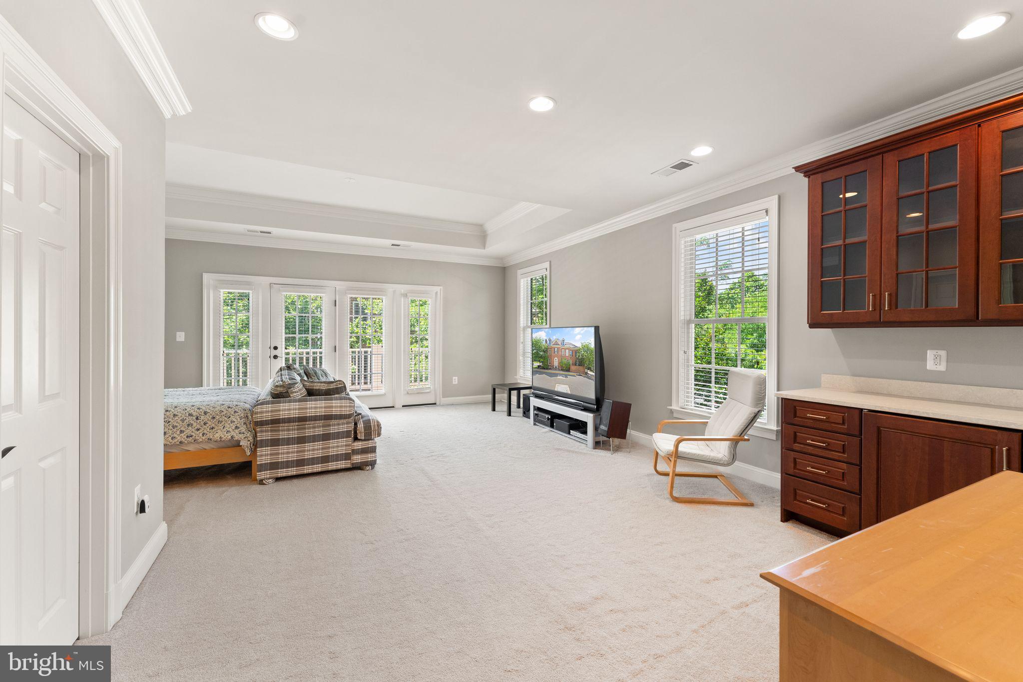 JAGUAR/YORKTOWN - Residential