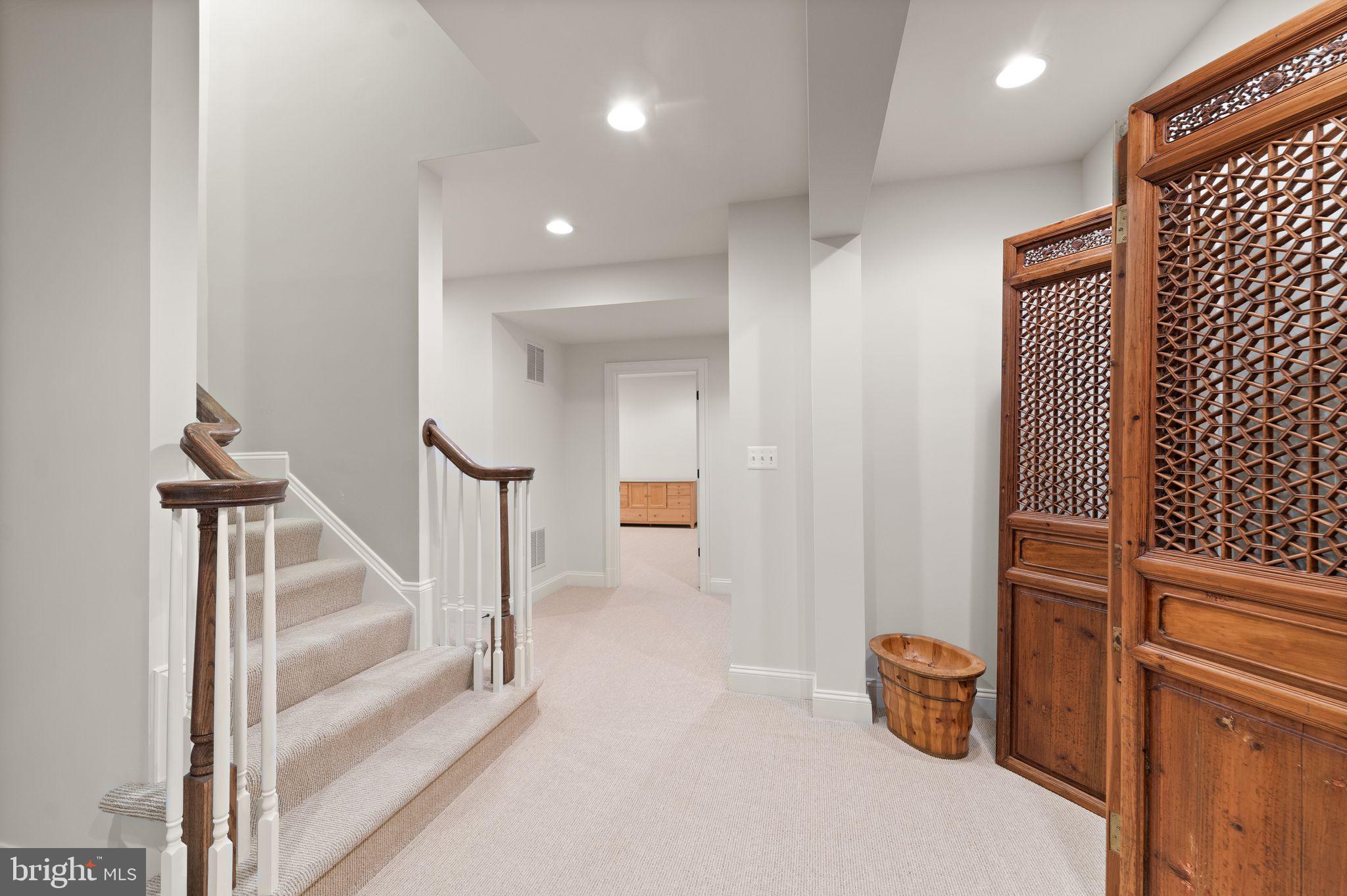 JAGUAR/YORKTOWN - Residential